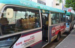 50岁保洁阿姨和53岁保安起争执  死掐对方脖子