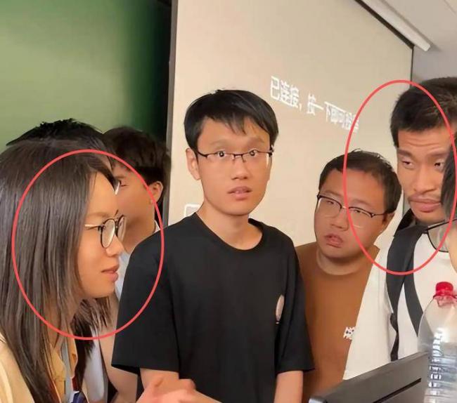4天狂捞100万,韦东奕带货败光路人缘 4天狂捞100万,韦东奕带货败光路人缘