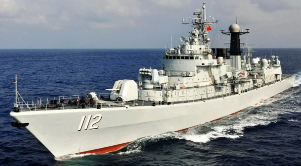 中國海軍有「中華第一艦」之稱的第二代國產飛彈驅逐艦首艦「哈爾濱號」，28日除役，結束服役32年生涯。&nbsp;&nbsp;&nbsp;圖：翻攝陸網/新華網
