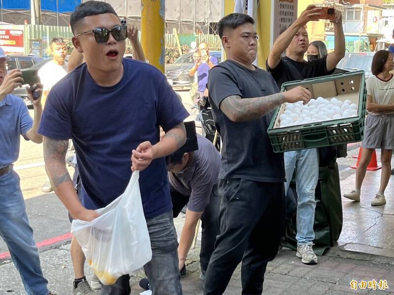 陈男与谢男7月蛋洗幼儿园,法院认定,2人行为已逾越社会大众容许的合理范围,依违反社会秩序维护法,裁罚2人各台币3000元。(档案照) 陈男与谢男7月蛋洗幼儿园,法院认定,2人行为已逾越社会大众容许的合理范围,依违反社会秩序维护法,裁罚2人各台币3000元。(档案照)